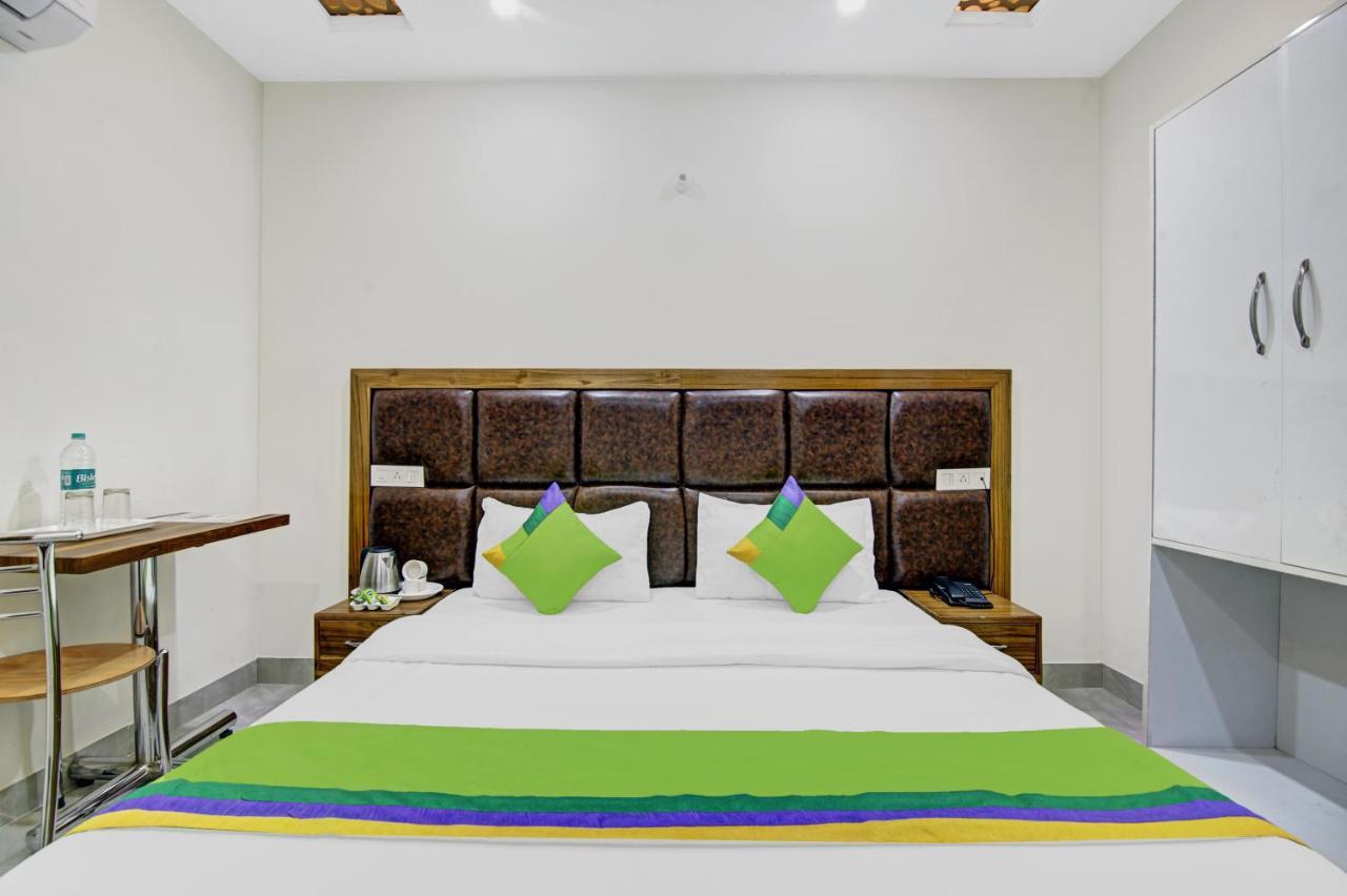 Hotel Treebo Royal Salute, Zirakpur Esterno foto