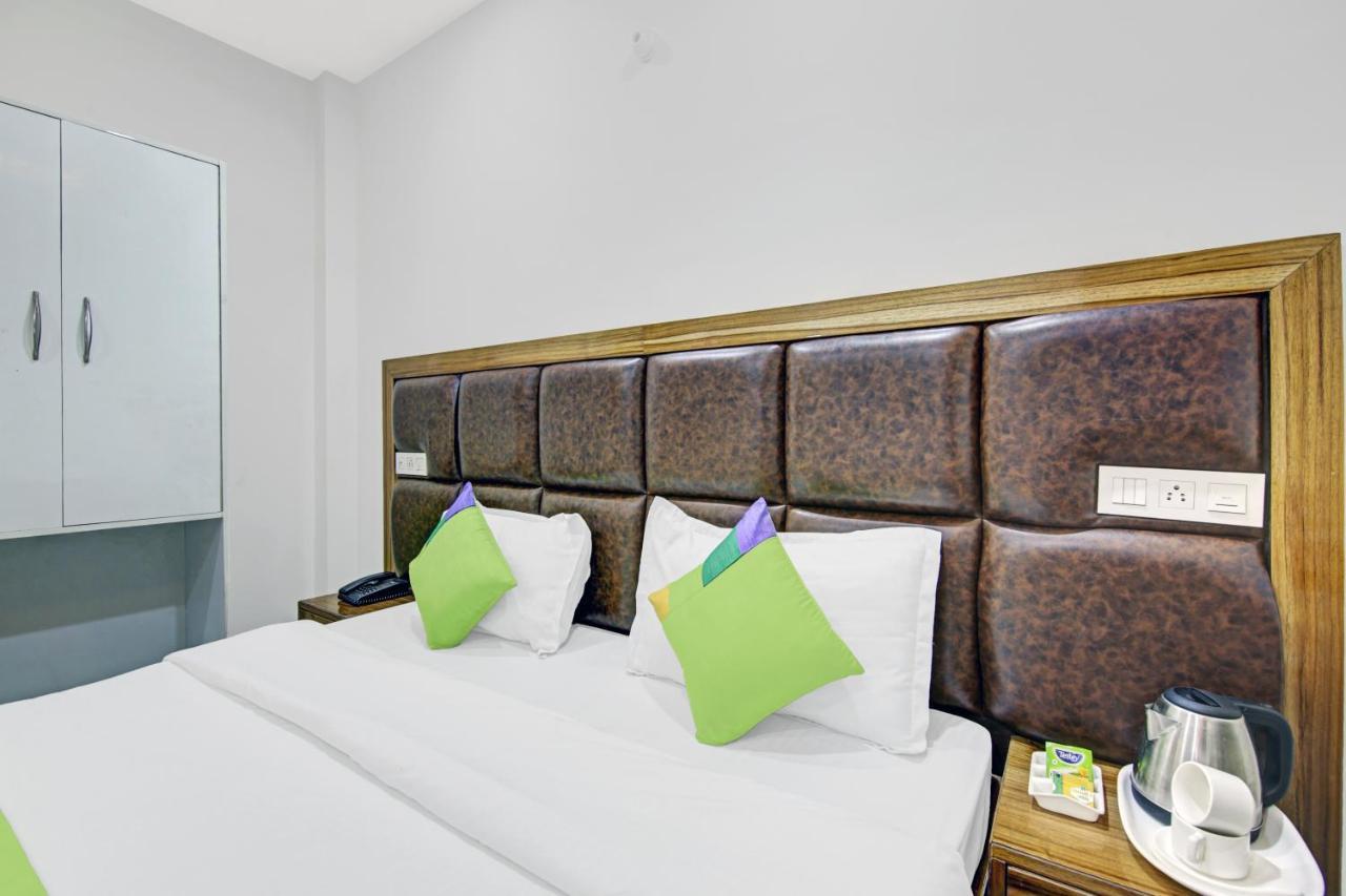 Hotel Treebo Royal Salute, Zirakpur Esterno foto