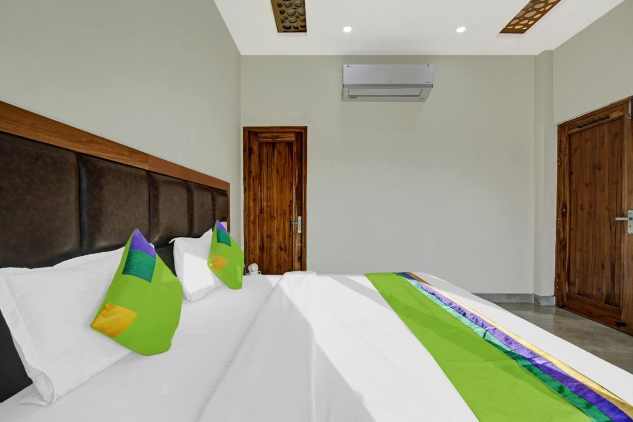 Hotel Treebo Royal Salute, Zirakpur Esterno foto