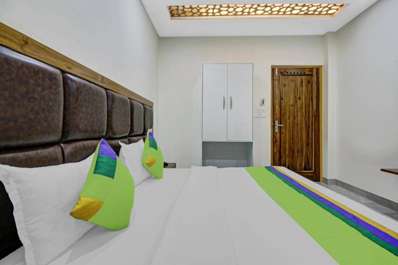 Hotel Treebo Royal Salute, Zirakpur Esterno foto