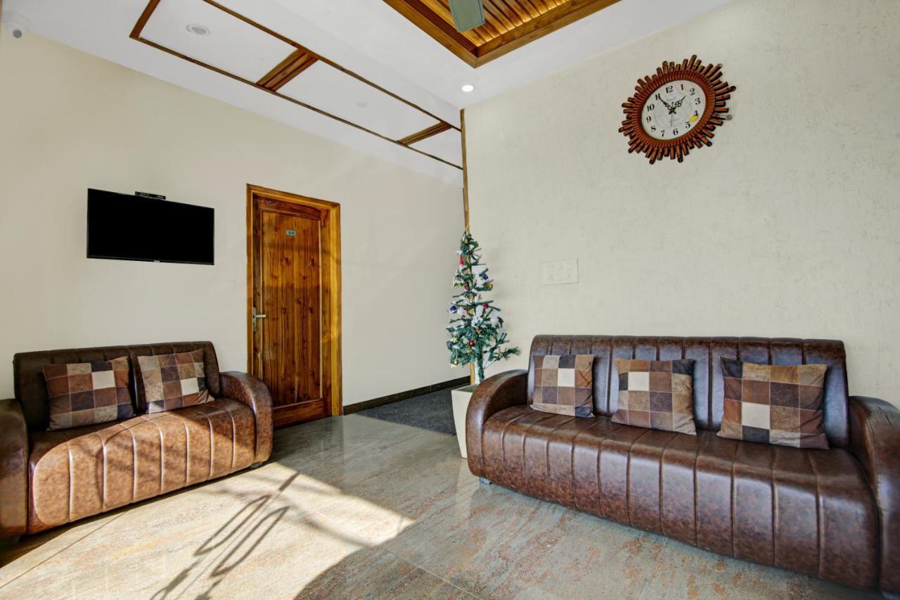 Hotel Treebo Royal Salute, Zirakpur Esterno foto