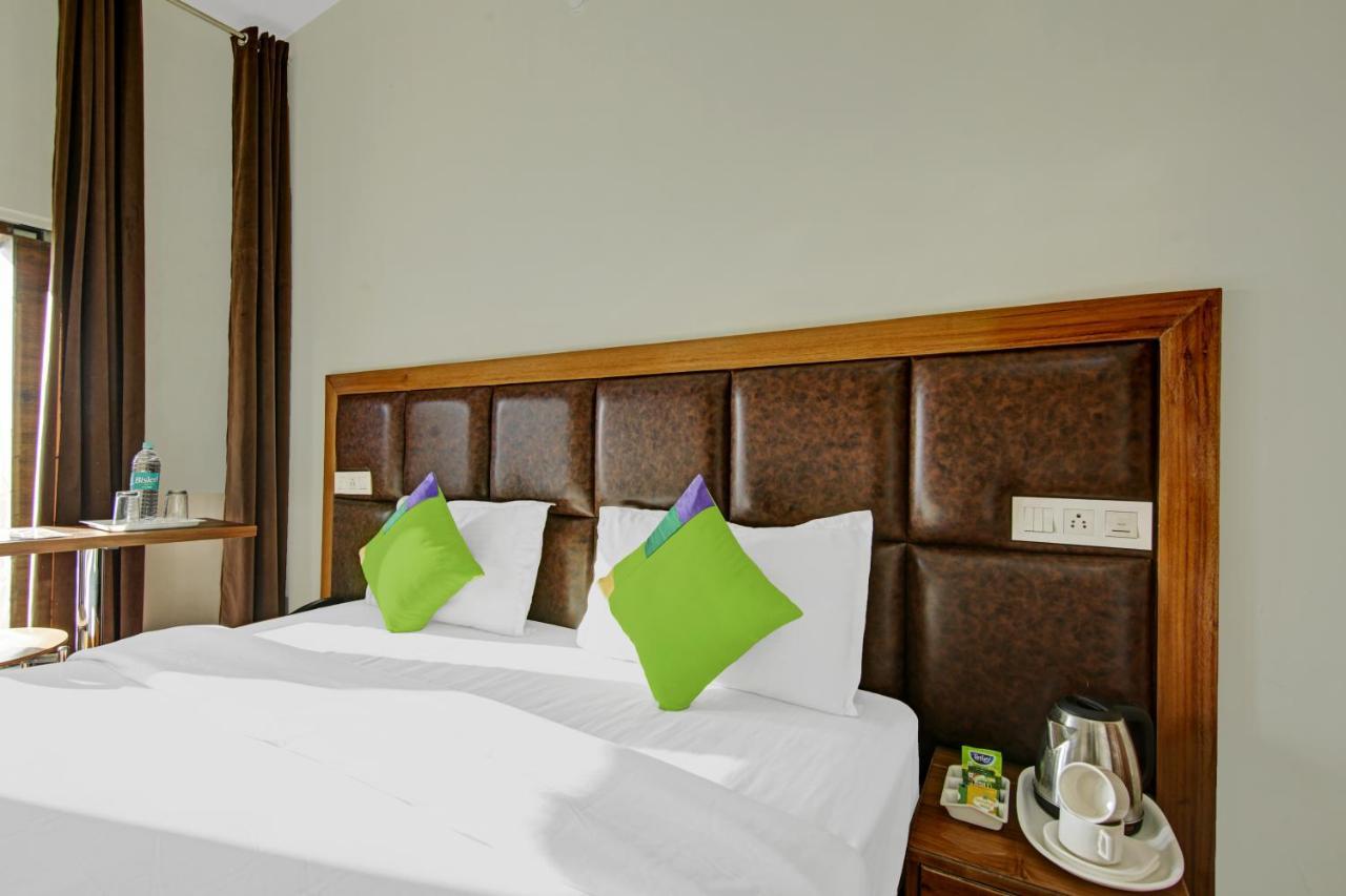 Hotel Treebo Royal Salute, Zirakpur Esterno foto