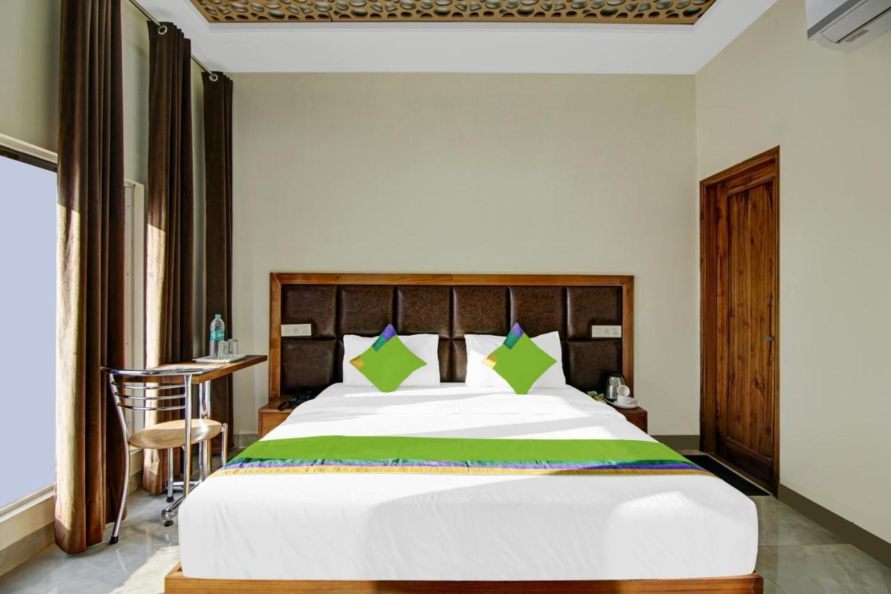 Hotel Treebo Royal Salute, Zirakpur Esterno foto