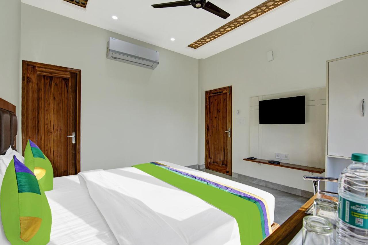 Hotel Treebo Royal Salute, Zirakpur Esterno foto